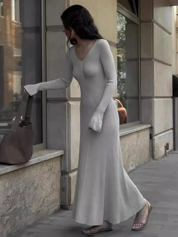 Vestido retro de punto con cuello en V para mujer, suéter de canalé para otoño e invierno, vestido largo elegante, ajustado, con mangas acampanadas, ropa para mujer