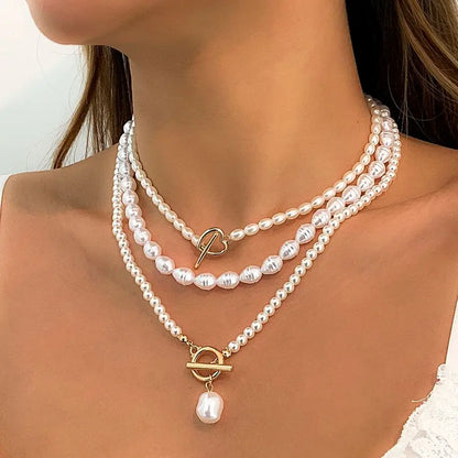 Londyn Pendant Necklace