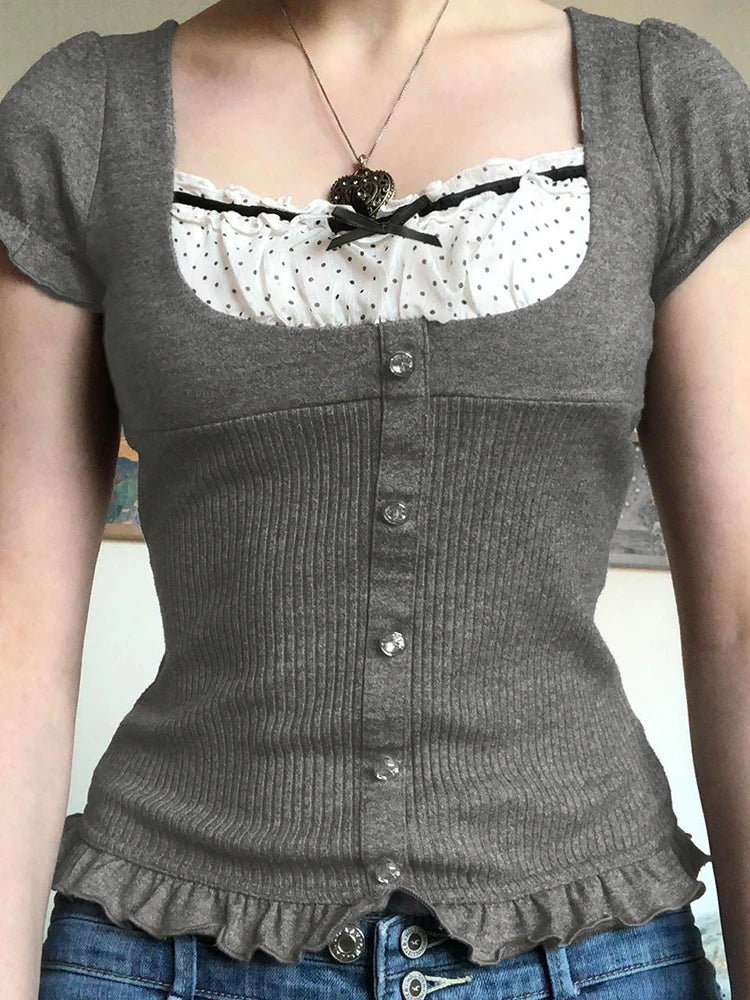 Camiseta elegante para mujer, con retazos de encaje, cuello cuadrado, de punto, dobladillo con volantes, Y2K, color gris