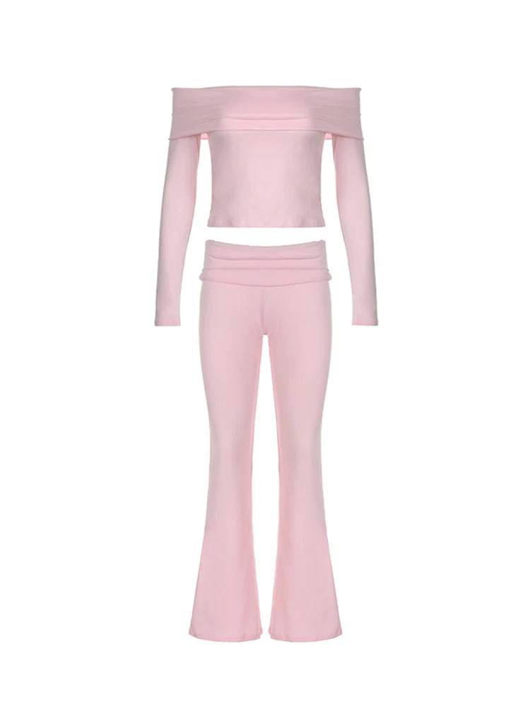 Conjunto de 2 piezas de camiseta y pantalón acampanado de manga larga con hombros descubiertos y fruncido para mujer