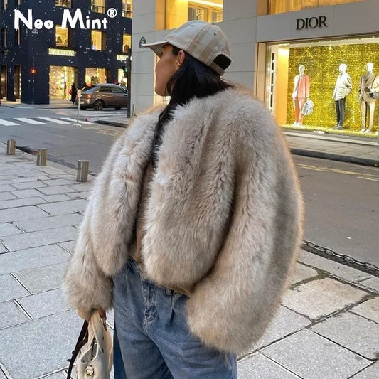 Abrigo de piel sintética corto Gardient de la marca de lujo de la Semana de la Moda Callejera icónica para mujer, chaqueta de piel corta y esponjosa de invierno para niñas.