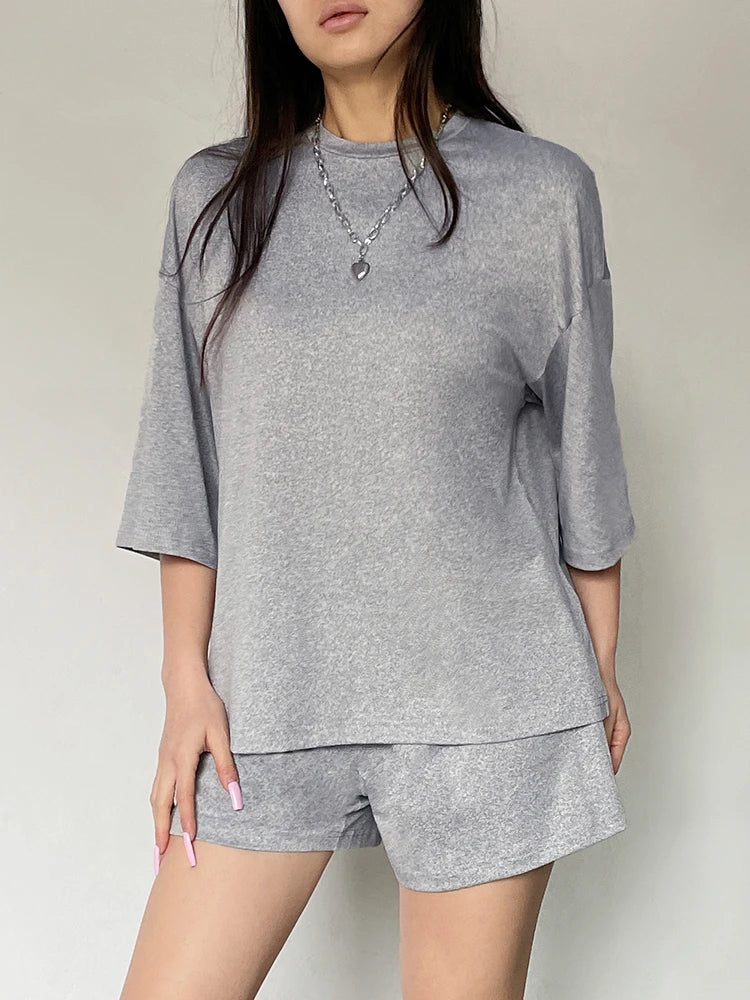 Conjunto de 2 piezas de camiseta y pantalones cortos informales, holgados, básicos, de media manga, color gris liso, con cuello redondo, para mujer, ropa de hogar informal