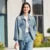 Chaqueta vaquera para mujer, estilo corto, con flecos, estilo urbano moderno, chaqueta de solapa suelta Dopamine de primavera