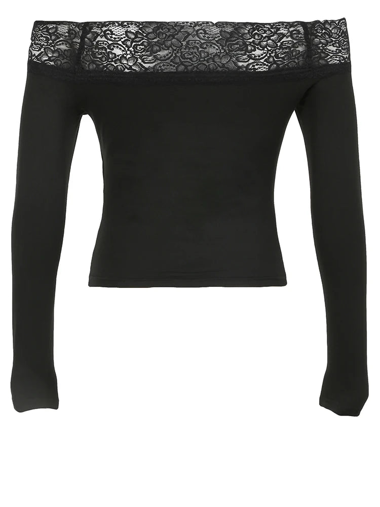 Camiseta negra Y2K ajustada con hombros descubiertos, manga larga, estampado grunge oscuro, ribete de encaje y cuello oblicuo para mujer
