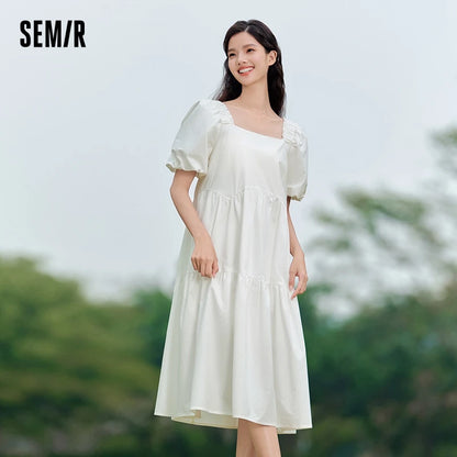 Vestido de mujer de estilo suave y femenino con ribete de volantes y escote cuadrado, nuevo vestido de verano con mangas abullonadas.
