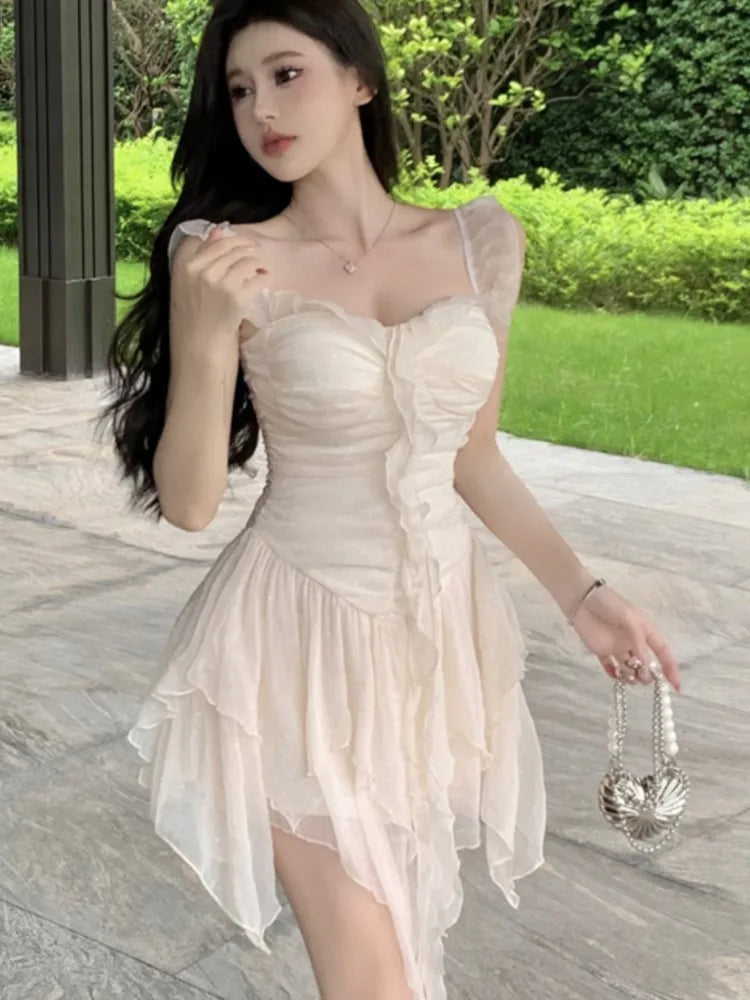 Vestidos cortos con volantes irregulares Y2K para mujer, tirantes finos, cintura alta, corte A, verano, nueva moda coreana, vestido de fiesta de una pieza