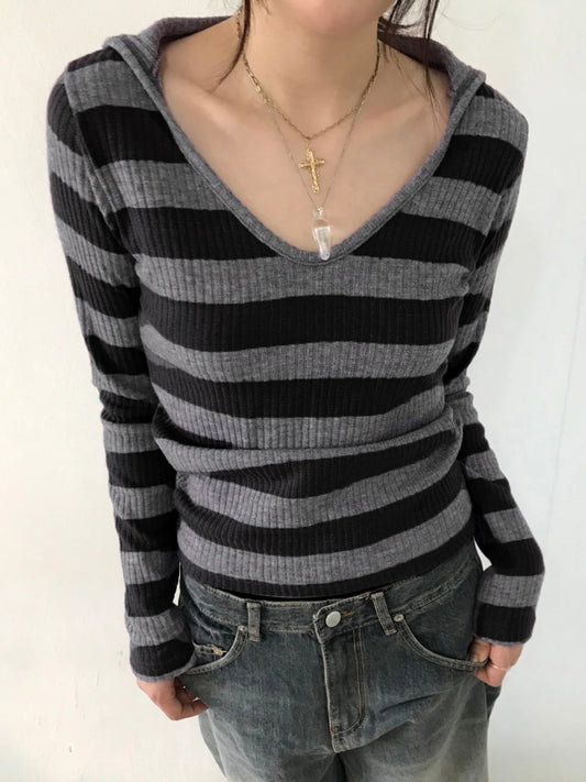 Camiseta con capucha de rayas negras y gris oscuro para mujer, cuello en V, manga larga, básica, ajustada, para primavera y otoño, top acanalado, camiseta urbana preppy