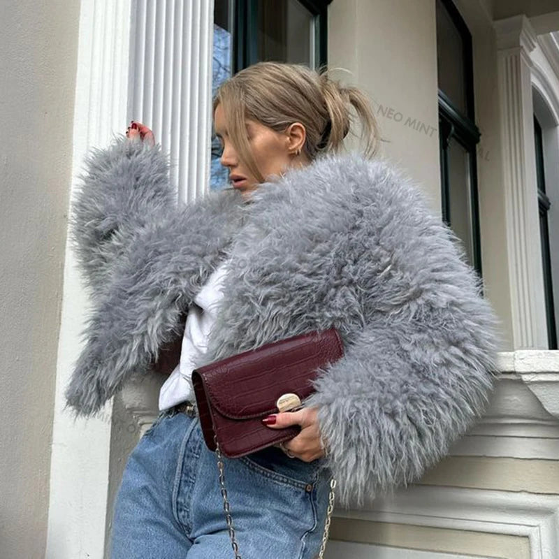 Chaqueta de piel de cordero de marca exclusiva de invierno para mujer, estilo chic, estilo blogger, de piel sintética recortada y peluda.