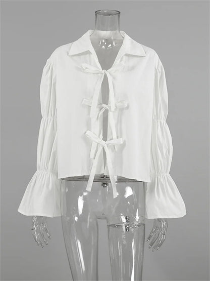 Blusa de gasa con cordones y aberturas para mujer, blusa de manga larga con solapa y parches, estilo vendaje, ropa de abrigo blanca para mujer