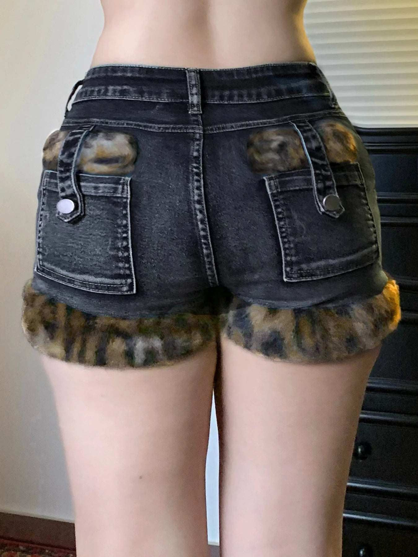 Fashion Y2k Leopard Faux Fur Spliced Jean Shorts Women Chic Trendy Street Shorts Retro Exquisite