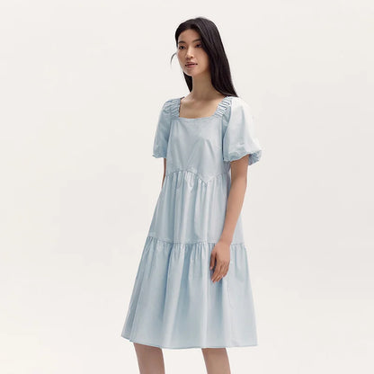 Vestido de mujer de estilo suave y femenino con ribete de volantes y escote cuadrado, nuevo vestido de verano con mangas abullonadas.