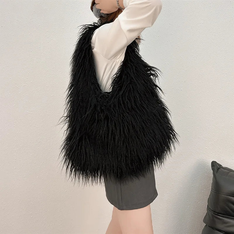 Bolsos de hombro peludos y esponjosos para chicas Kpop Y2k para mujer, tendencia de lujo, bolso de mano grande de piel sintética de diseñador, bolsos Harajuku