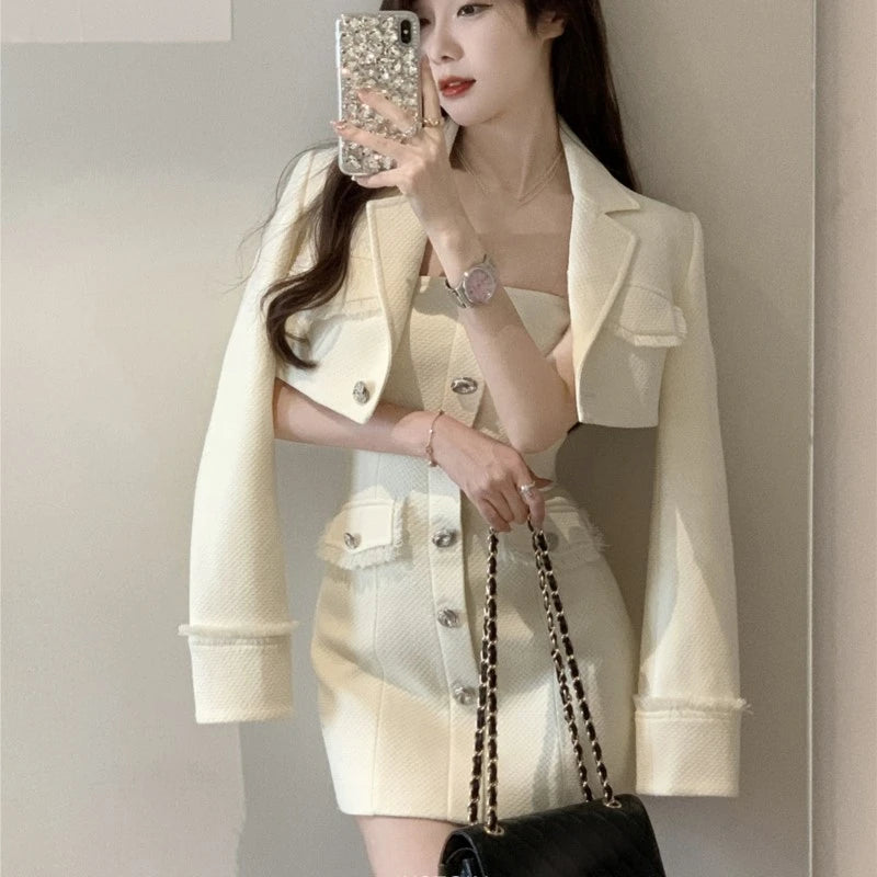 Elegante conjunto de dos piezas de tweed para otoño, chaqueta corta de manga larga para mujer, minivestido ajustado sin tirantes, moda coreana, conjuntos de lujo.