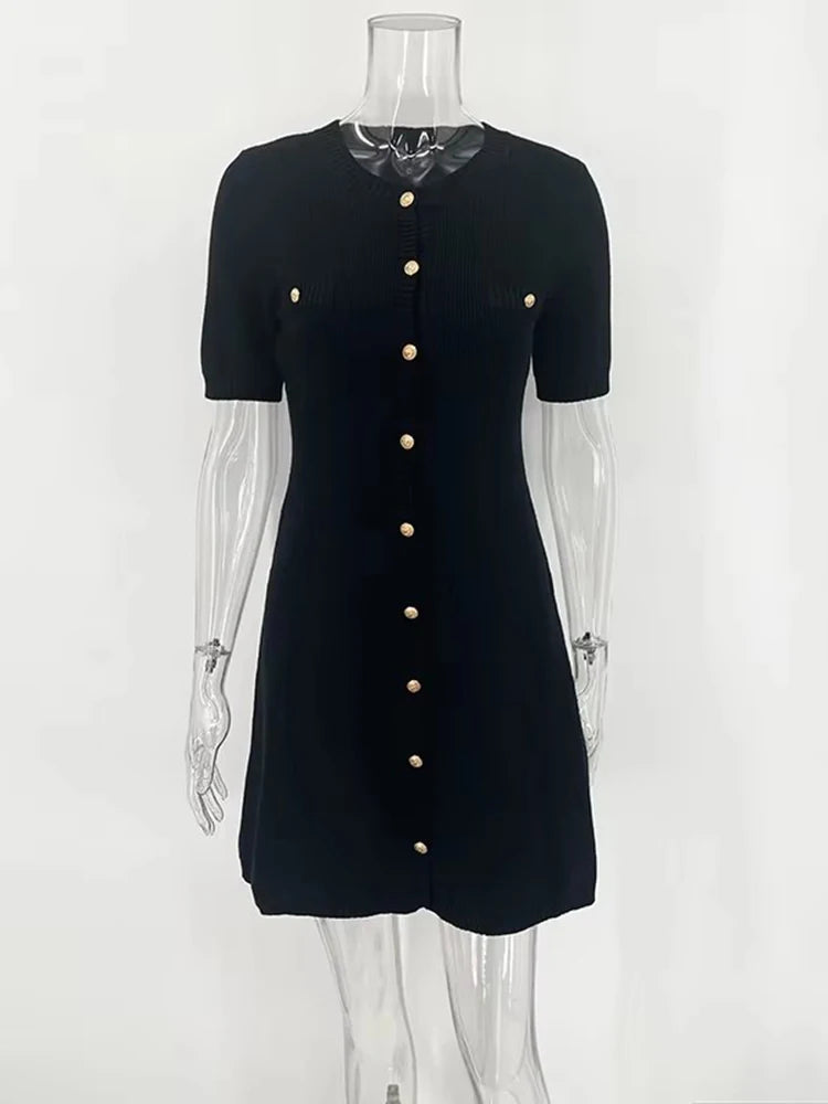 Vestido mini de punto elegante blanco para mujer, con botones de metal, sexy, ajustado, acanalado, para fiesta y otoño.