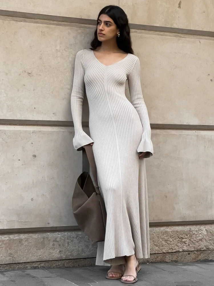 Vestido retro de punto con cuello en V para mujer, suéter de canalé para otoño e invierno, vestido largo elegante, ajustado, con mangas acampanadas, ropa para mujer