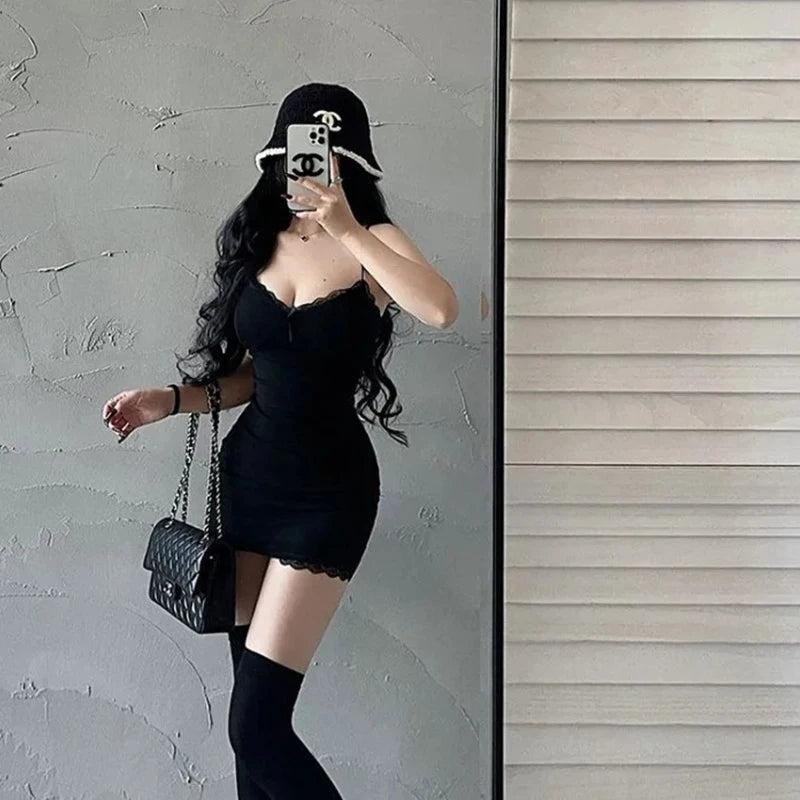 Vestido de tirantes de encaje para mujer, primavera y verano, con almohadillas para el pecho, sexy, ajustado, elegante, cuello bajo, falda hasta la cadera