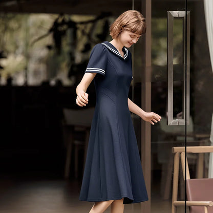 Vestido de mujer con cuello azul marino y estilo universitario y artístico, nuevo vestido de verano blanco con luz de luna y cintura ceñida.