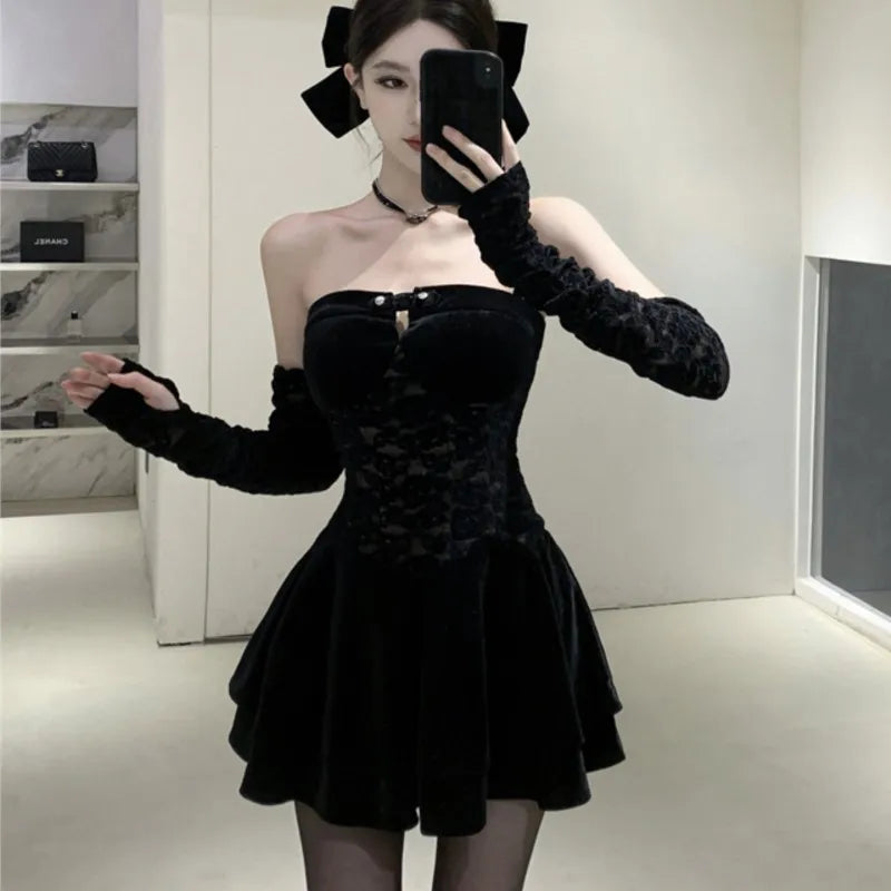 Minivestido gótico Y2K sin tirantes para mujer, vestido de fiesta de noche de retazos de encaje de terciopelo negro, corte en A, ajustado, sexy, para graduación, nuevo