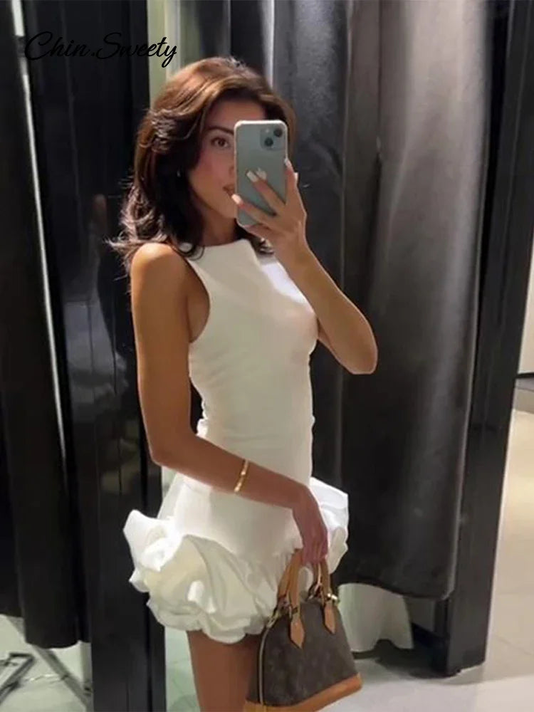 Elegante vestido corto blanco sin mangas para mujer, ajustado, con cuello redondo, espalda descubierta, dobladillo con volantes, vestidos de noche para fiesta, ropa de calle de verano para mujer