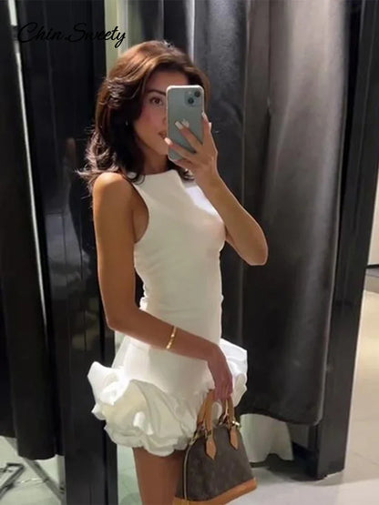 Elegante vestido corto blanco sin mangas para mujer, ajustado, con cuello redondo, espalda descubierta, dobladillo con volantes, vestidos de noche para fiesta, ropa de calle de verano para mujer