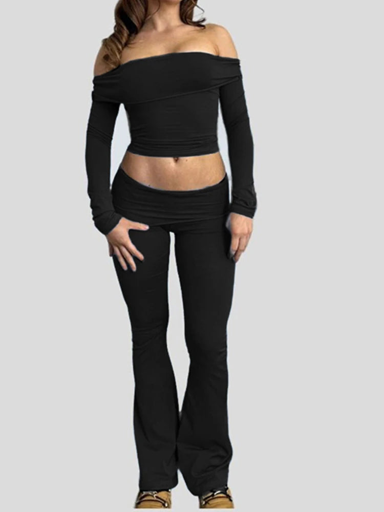 Conjunto de 2 piezas de camiseta y pantalón acampanado de manga larga con hombros descubiertos y fruncido para mujer
