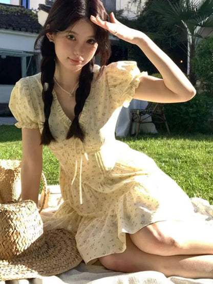 Vestidos cortos con estampado floral francés para mujer, Y2K, cuello en V, cintura alta, vestido de fiesta de cumpleaños, estilo coreano elegante, vestidos de verano de corte A