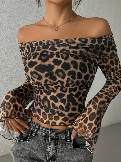 Camiseta de malla con estampado de leopardo para mujer, top corto Y2k de manga larga con hombros descubiertos, camiseta ajustada con contraste para mujer