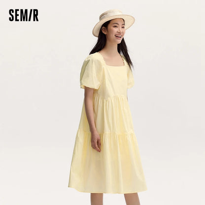 Vestido de mujer de estilo suave y femenino con ribete de volantes y escote cuadrado, nuevo vestido de verano con mangas abullonadas.