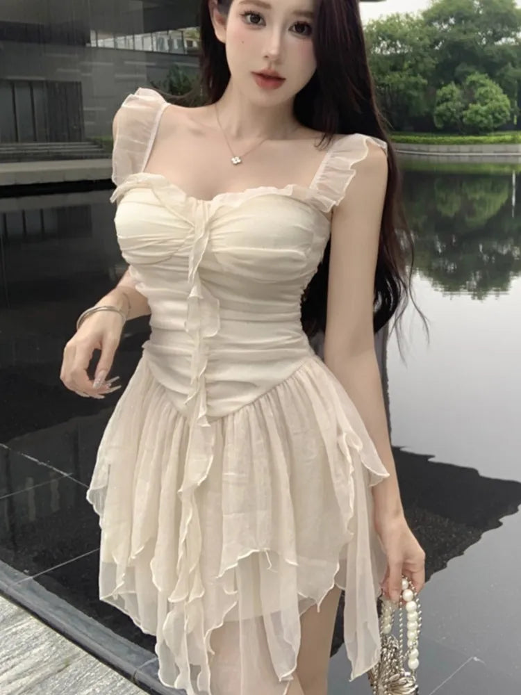 Vestidos cortos con volantes irregulares Y2K para mujer, tirantes finos, cintura alta, corte A, verano, nueva moda coreana, vestido de fiesta de una pieza