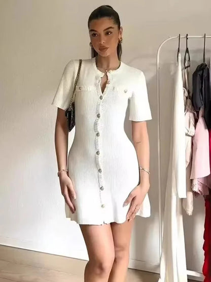 Vestido mini de punto elegante blanco para mujer, con botones de metal, sexy, ajustado, acanalado, para fiesta y otoño.