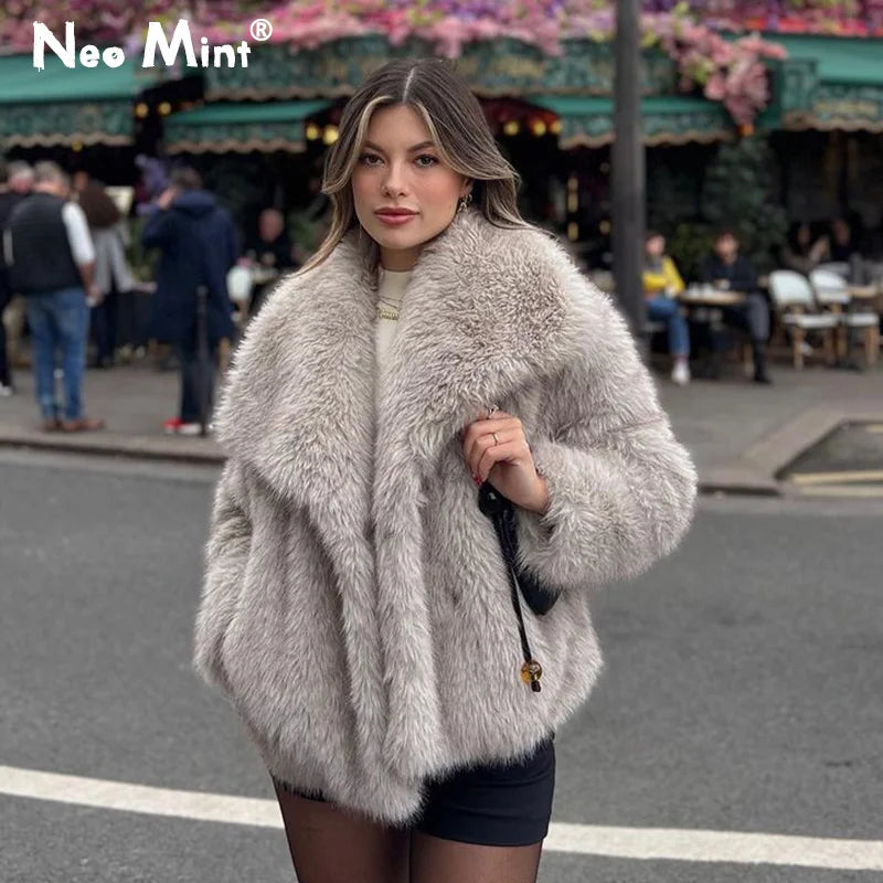 Abrigo de piel sintética con degradado para mujer, chaqueta de piel de zorro sintética con cuello de piel grande de lujo, nueva moda de invierno