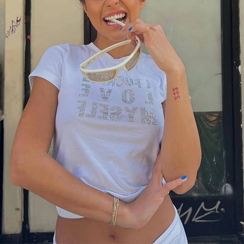 Camiseta de manga corta de verano estilo europeo y americano con parte superior de diamante caliente con letras, camiseta con interior ajustado para mujer