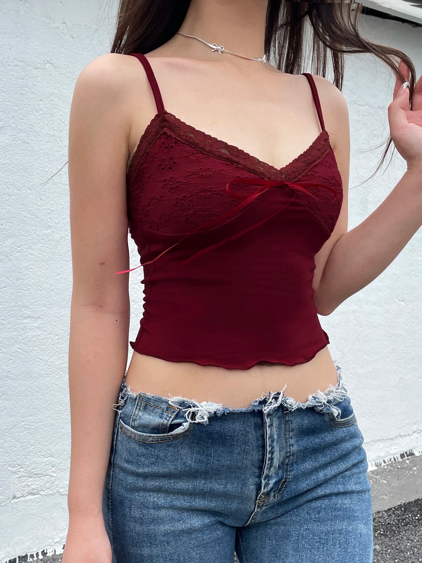 Camisola elegante vintage roja navideña con ribete de encaje y cuello en V con lazo sin mangas, top corto ajustado y bonito para mujer, ropa de calle Y2K