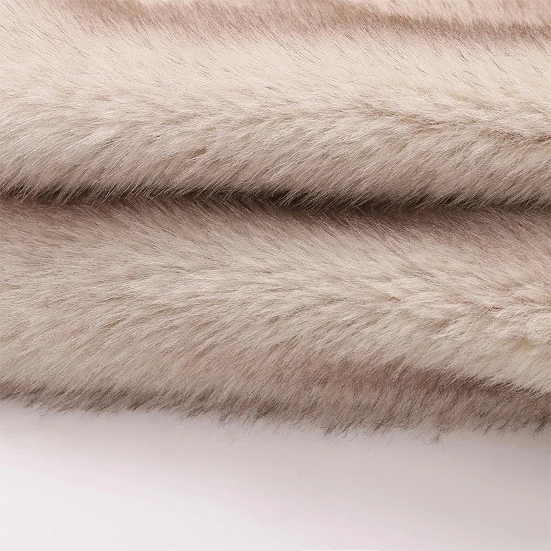 Abrigo de piel sintética corto Gardient de la marca de lujo de la Semana de la Moda Callejera icónica para mujer, chaqueta de piel corta y esponjosa de invierno para niñas.