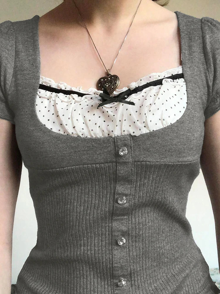 Camiseta elegante para mujer, con retazos de encaje, cuello cuadrado, de punto, dobladillo con volantes, Y2K, color gris
