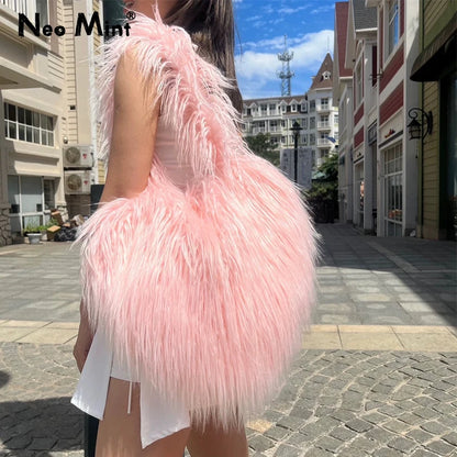 Nuevos bolsos de hombro con forma de corazón de moda para mujer, bolso cruzado de piel sintética de oveja, gran capacidad, bonitos bolsos Y2k Kawaii para chicas.
