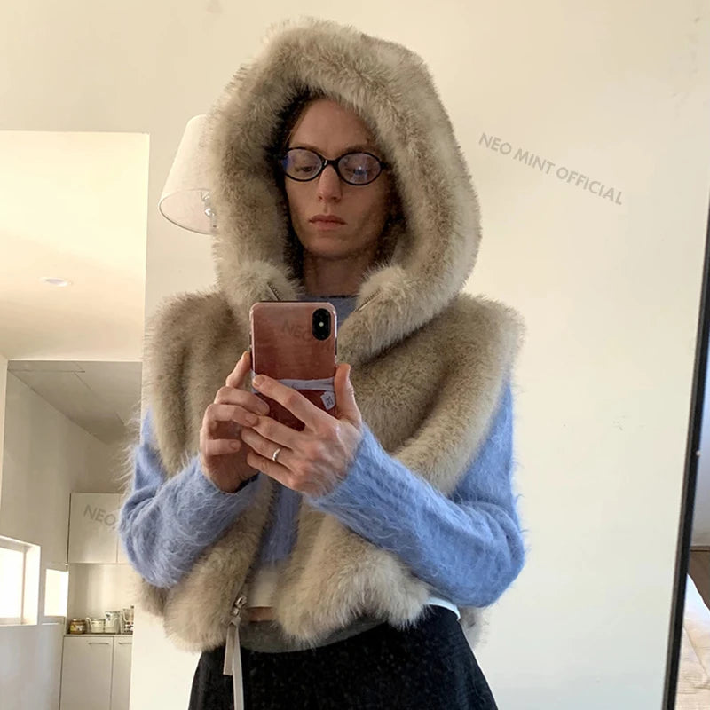 Exclusive Y3k Girls Hooded Sleeveless Faux Fur Coat Women Waistcoat Autumn Winter Gradient Fox Fur Vest Top Gilet Femme