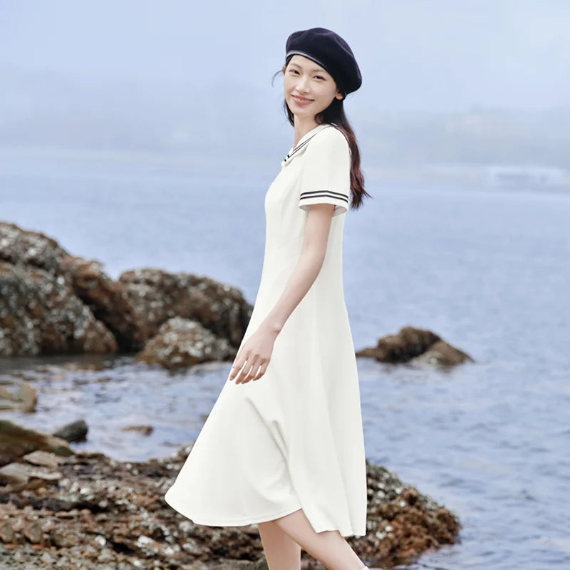 Vestido de mujer con cuello azul marino y estilo universitario y artístico, nuevo vestido de verano blanco con luz de luna y cintura ceñida.