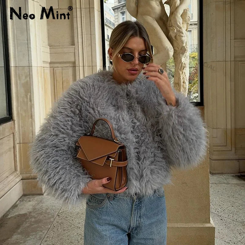 Chaqueta de piel de cordero de marca exclusiva de invierno para mujer, estilo chic, estilo blogger, de piel sintética recortada y peluda.