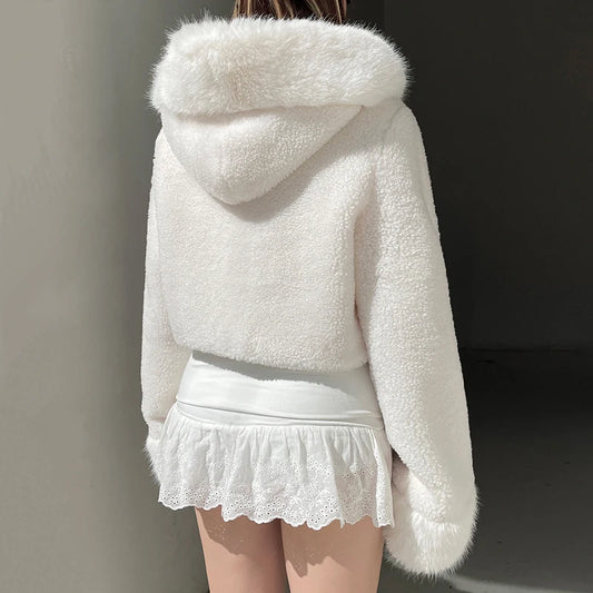 Abrigo con capucha de piel sintética para mujer, moda urbana, chaqueta de nieve blanca y esponjosa, prendas de vestir ajustadas y cálidas para invierno, conjuntos elegantes para dama.
