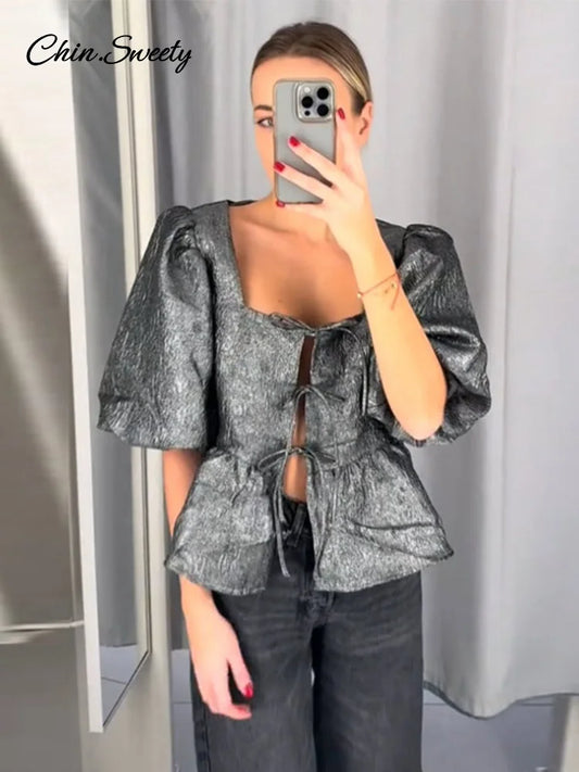 Blusas elegantes de cuello cuadrado con mangas cortas abullonadas y cordones para mujer, blusas ahuecadas que combinan con todo para primavera y verano 2025.