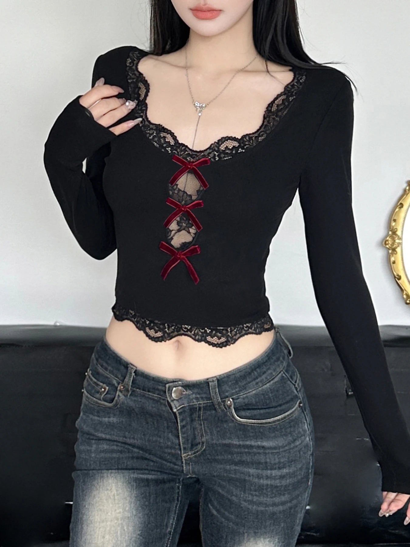 Tops de mujer con cuello en V y lazo de terciopelo con encaje empalmado, manga larga, corte entallado, sexy, moda de otoño, nueva ropa