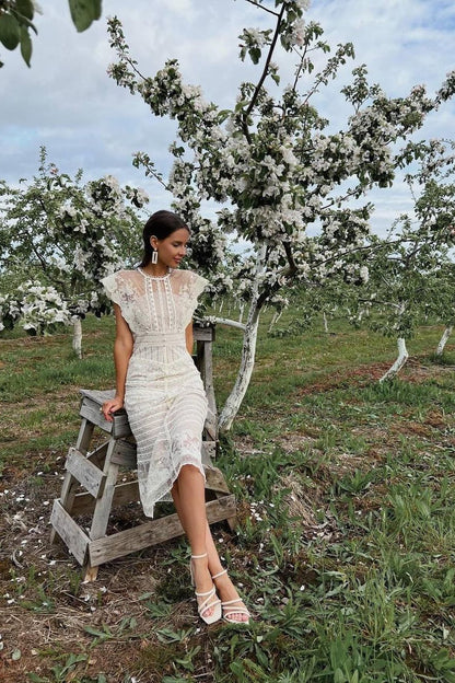 Vestido midi de malla con bordado de flores Lydia 