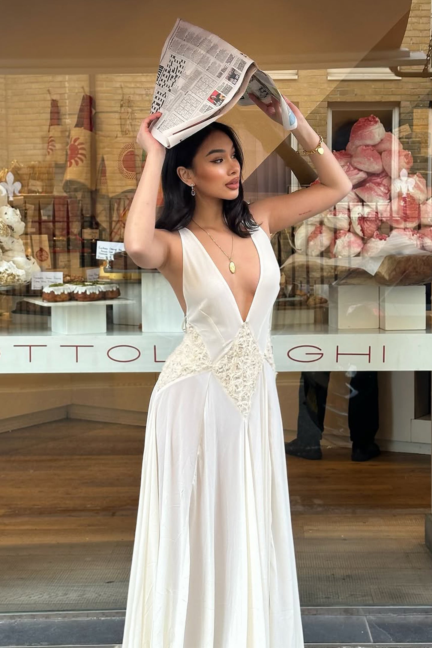 Vestido largo de gasa con escote pronunciado Cecilia 