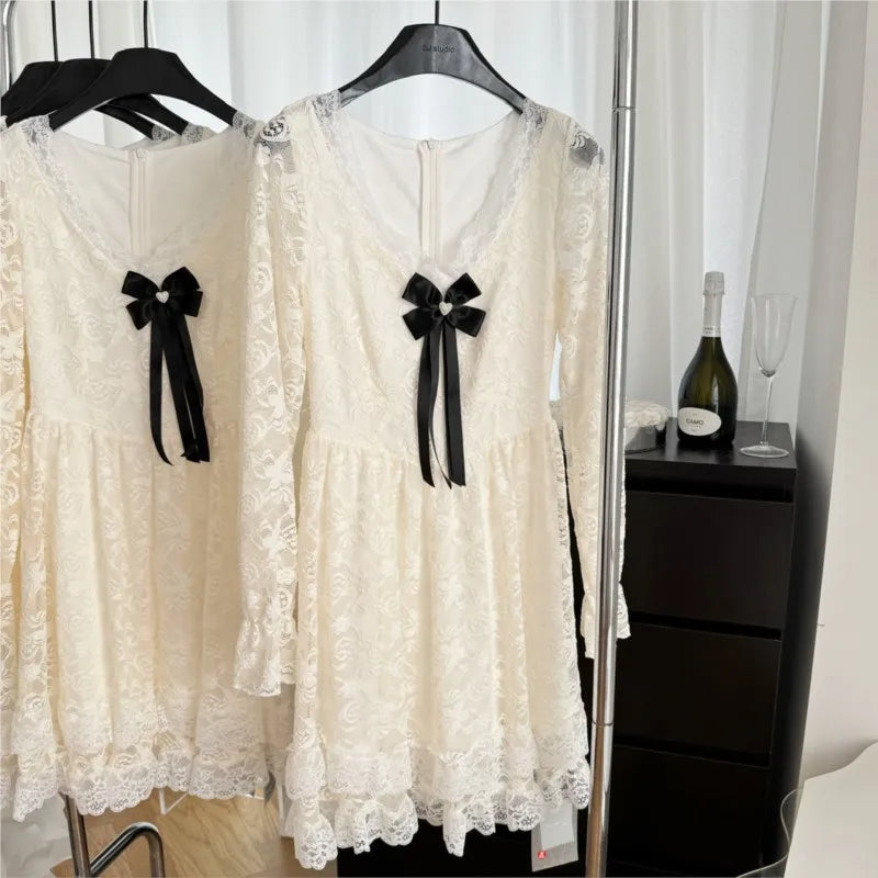 Elegantes minivestidos de encaje para mujer, cuello en V, manga larga, volantes, corte en A, otoño, nuevo, dulce, moda coreana, vestido de fiesta, vestidos femeninos