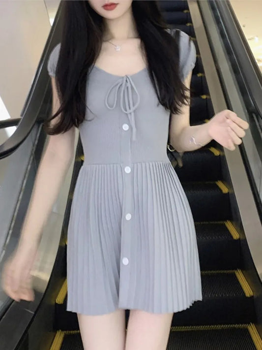 Vestidos de punto sexys para mujer, minivestido plisado de corte A con cuello en V, moda coreana, liso, de otoño, tejido de una pieza, nuevo