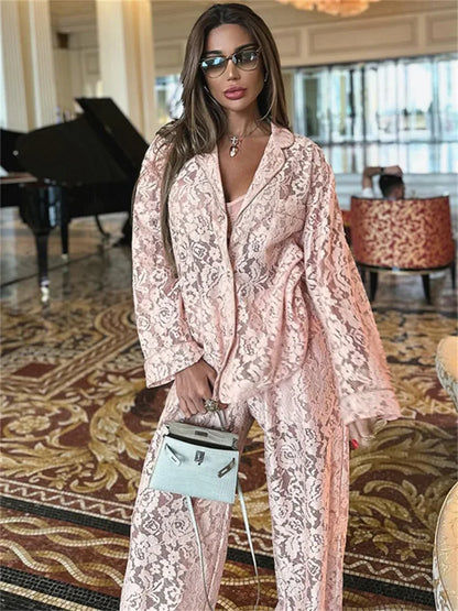 Conjunto de dos piezas con pantalones y estampados calados de encaje para mujer, camisetas transparentes y pantalones de moda para mujer.