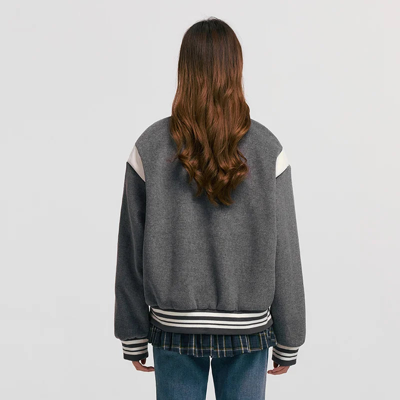 Abrigo para mujer, chaqueta holgada con bordado de patchwork y contraste de colores, nueva chaqueta de béisbol de lana sintética para invierno.