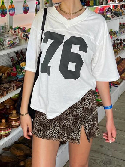 Camisetas blancas sueltas informales con estampado digital para mujer, cuello en V, manga corta, estilo preppy, ropa de calle, camisetas de verano, camiseta de fútbol