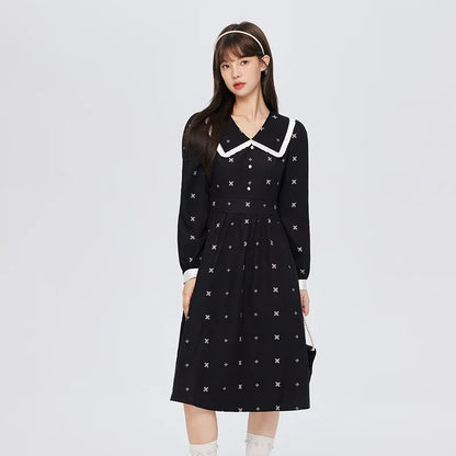 Vestido de mujer con mangas abullonadas y estampado completo, negro, de invierno, con solapa de encaje.
